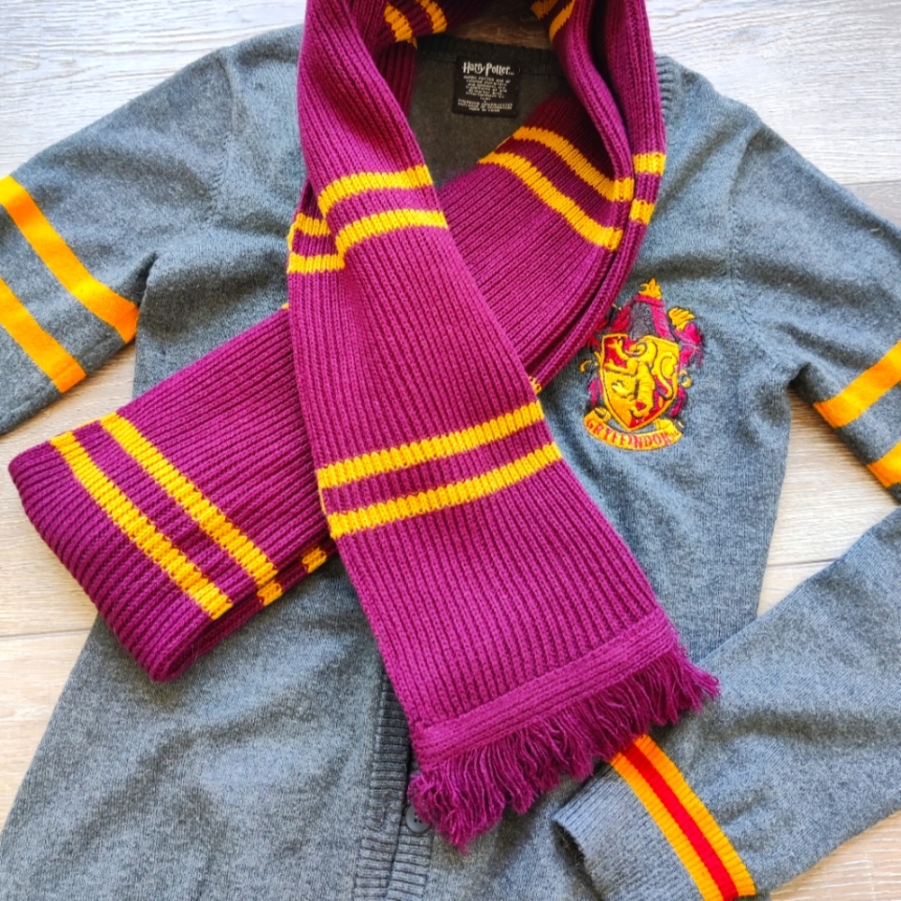 Harry Potter Authentic WB Gryffindor Sweater Scarf